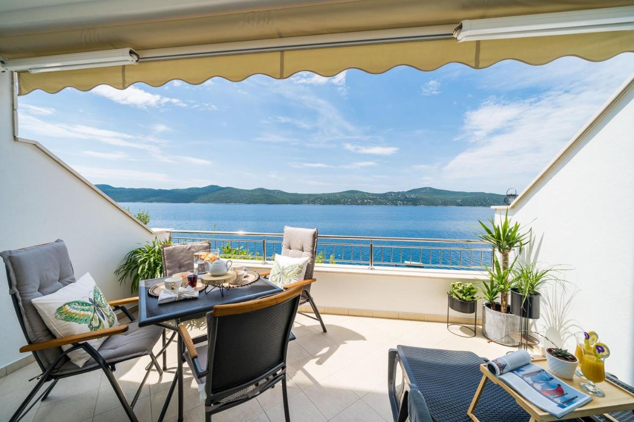 סלאנו Apartments Ratac Lobrovic With Private Beach And Beautiful Sunset מראה חיצוני תמונה