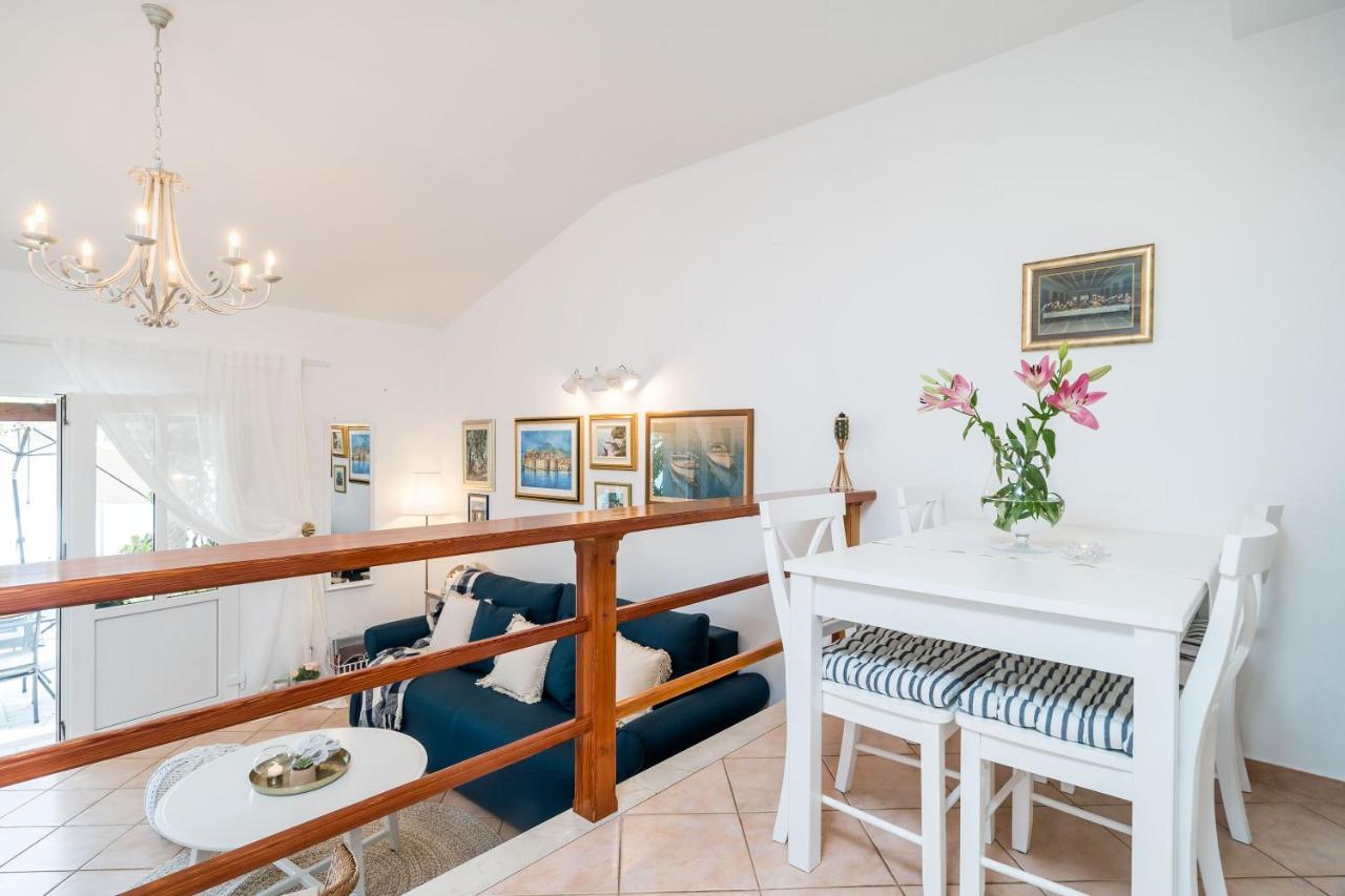 סלאנו Apartments Ratac Lobrovic With Private Beach And Beautiful Sunset מראה חיצוני תמונה
