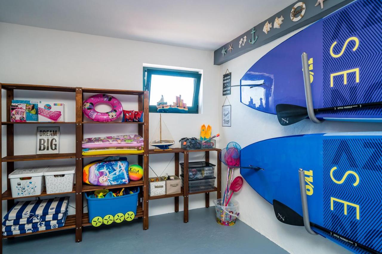 סלאנו Apartments Ratac Lobrovic With Private Beach And Beautiful Sunset מראה חיצוני תמונה