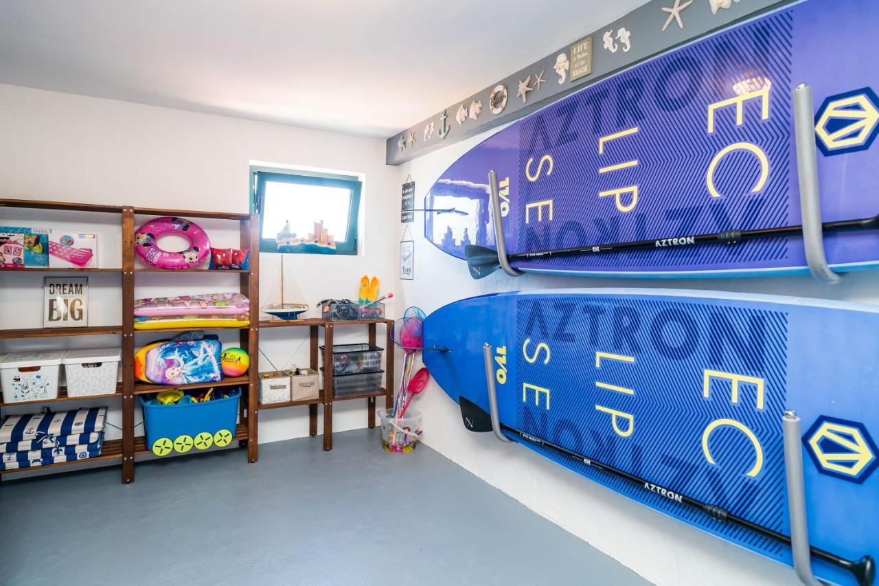 סלאנו Apartments Ratac Lobrovic With Private Beach And Beautiful Sunset מראה חיצוני תמונה