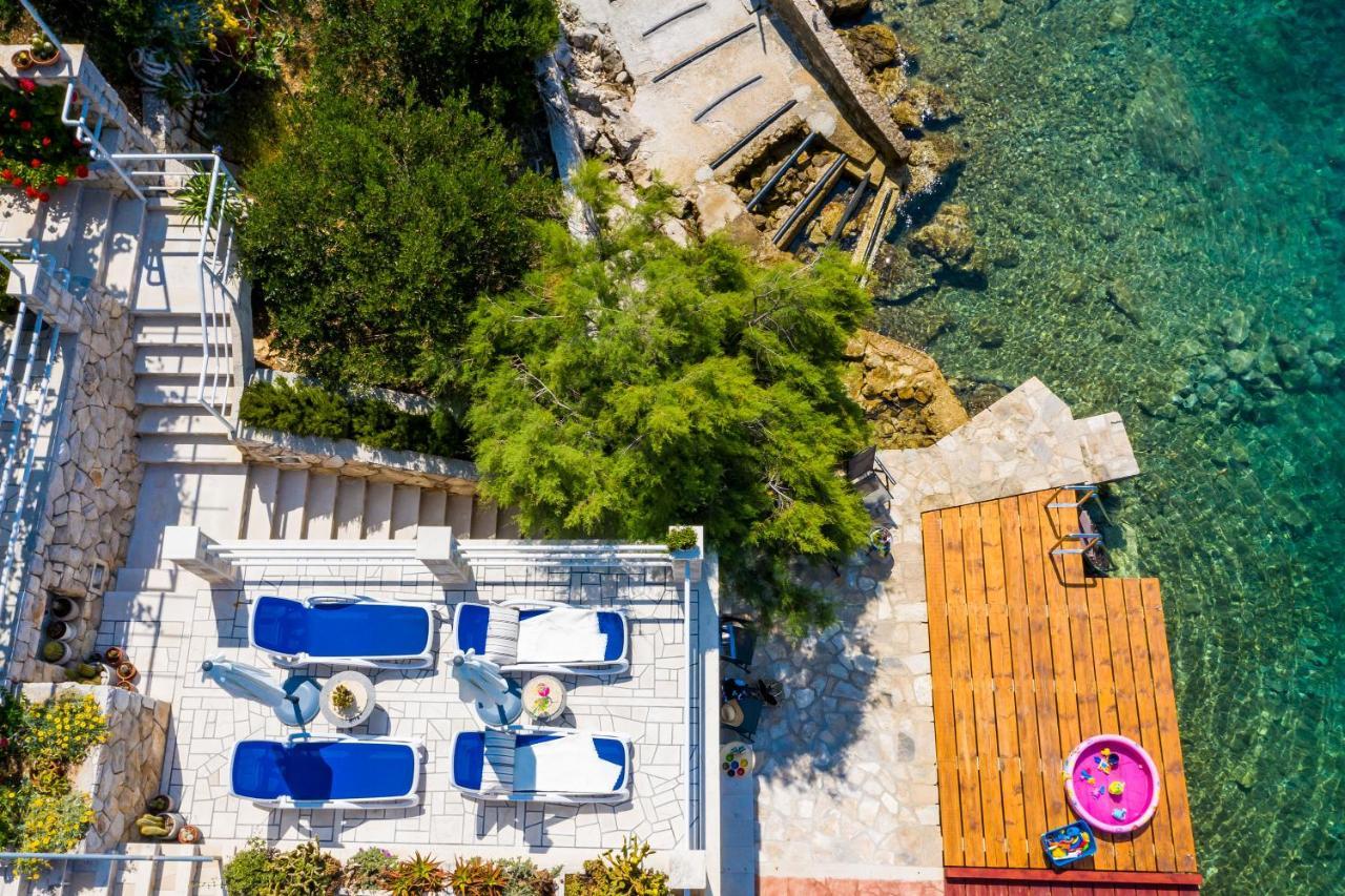 סלאנו Apartments Ratac Lobrovic With Private Beach And Beautiful Sunset מראה חיצוני תמונה