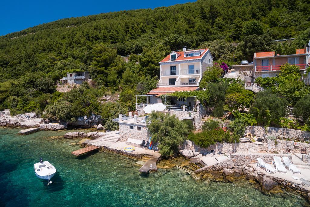 סלאנו Apartments Ratac Lobrovic With Private Beach And Beautiful Sunset מראה חיצוני תמונה